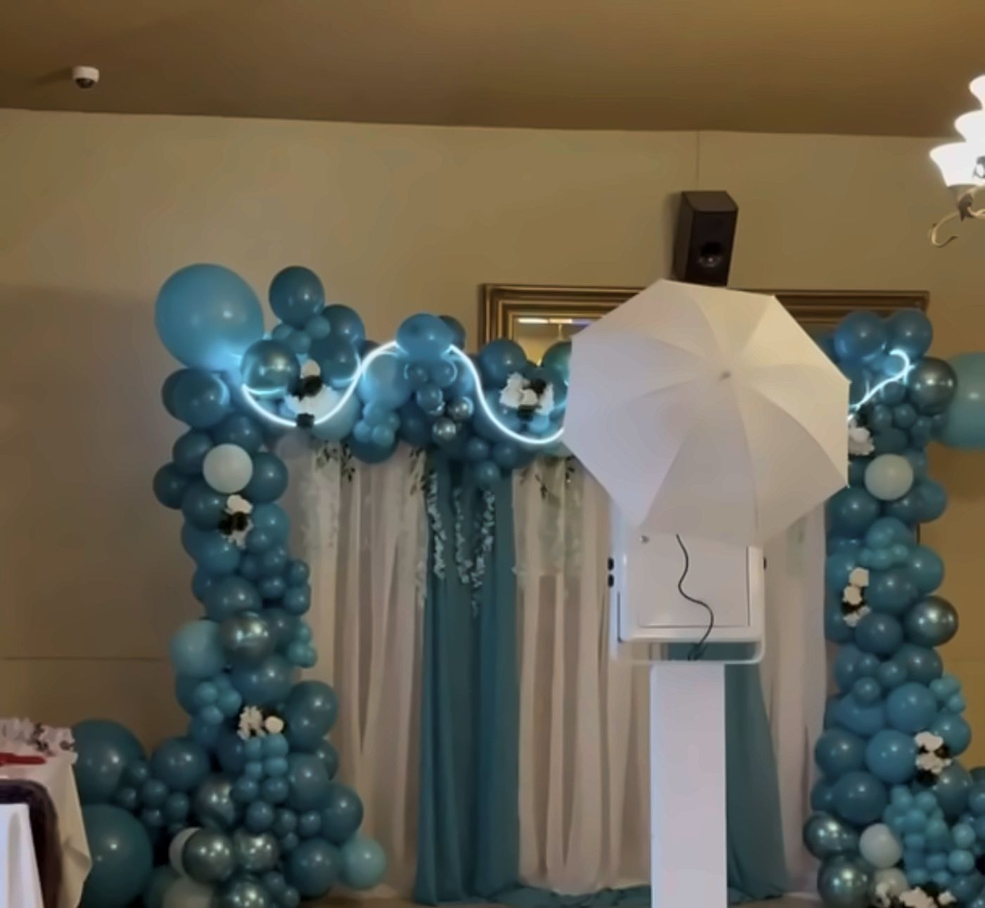 Photobooth et ballons turquoise